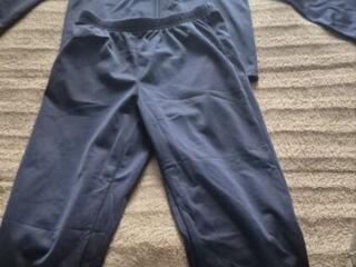 Costum sportive, pantaloni sport, malete, pulovere si pantalonei