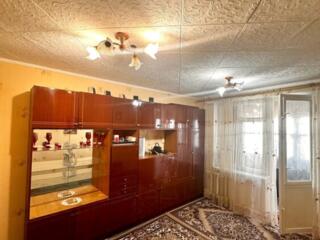 Продаются 2 комнаты в общежитии. Кировский. По хорошей цене!!!!