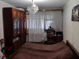 Продам в Одессе 3х комнатную на 1м этаже 9ти этажного чешского ...