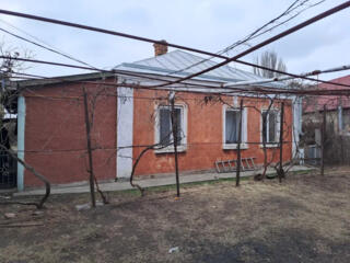 Продам дом с газом и удобствами возле моря (ул.Ярмарочная)