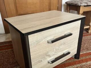 Тумбочка прикроватная