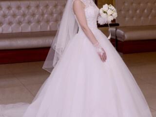 Свадебное платье (не венчанное)!