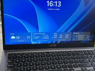 Asus VivoBook X515JA / i3-10th / 8gb DDR4 / 256gb SSD / 15.6 HD