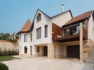 Casă cu 3 niveluri, sect. Centru Vă propunem spre vânzare casă cu 3 ..