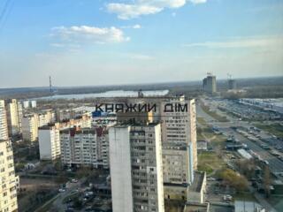 Продаж 2-х кімнатної квартири вул. Мишуги 12 ,Площа :70/36/13,5 кв.м. 