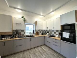 Предлагается к продаже современный и стильный двухэтажный дом с ...