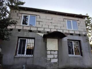 Продам крепкий, зимний, двухэтажный дом в с. Светлое (старые дачи). ..