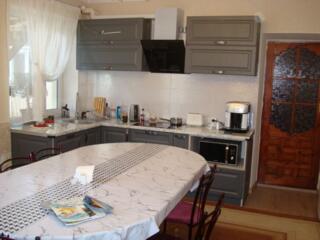 Продам  современный, качественный 2-х этажный дом в Усатово.