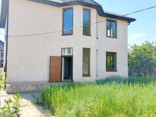 Новый дом с приятной аурой на участке 4,5 сотки в центре Червоного ...