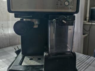 Продам кофемашину " Vitek"