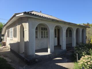 Продаётся 2 дома с хоз. постройками на 20 сот. земли в с. Дынжаны Окница