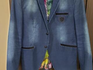 Стильный пиджак размер 48 М-L