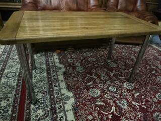 Обеденный стол