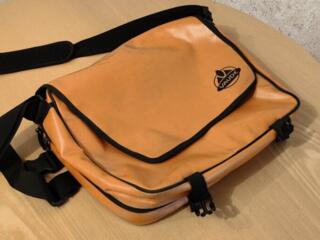 Продается шикарная сумочка для ноутбука, для документов, можно ставить на