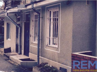 №1893. . . Предлагаем к продаже просторную ...