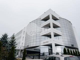 Se oferă  spre chirie spațiu comercial  amplasat pe str. ...