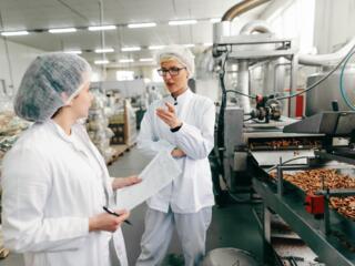 Работники пищевой промышленности в Польше. Быстрый выезд.