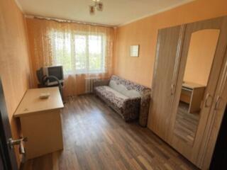 Продаётся 2-комнатная квартира блочного типа в Центре.