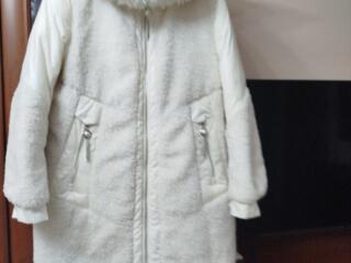 Продам зимнию куртку белого цвета