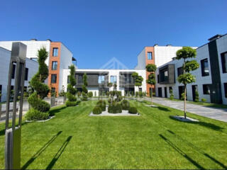 Se vinde Townhouse, amplasat în sect. Telecentru, pe str. Bujorilor. .