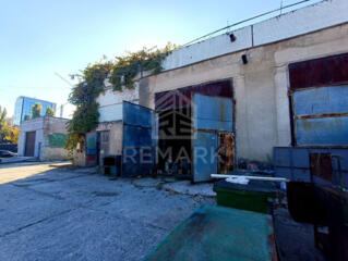 Se dă în chirie spațiu industrial în apropiere de intersecția ...