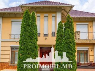 Vă propunem spre vânzare această casă în 2 nivele, amplasată în sect. 