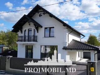 Vă propunem spre vânzare aceast casă în 2 nivele, Durlești, Poiana ...