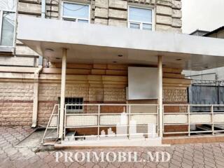 Se oferă spre chirie spațiu comercial amplasat în sect. Centru, str. .