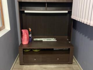 Продам тумба под TV 300р.