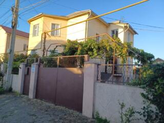 Продаётся 2-этажный дом с ремонтом в Фонтанке-3!