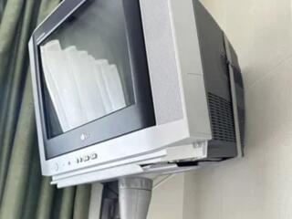 Продам телевизор LG