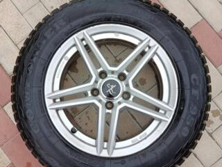 В продаже оригинальные диски Мерседес с хорошей резиной.