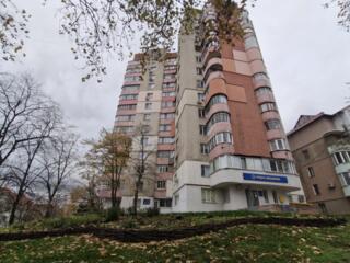 Vind Apartament cu 3 camere în sectorul Buiucani