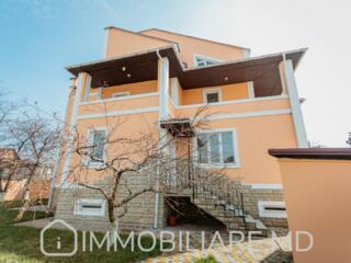 Casă cu 3 niveluri, or. Durlești Vă propunem spre vânzare casă cu 2 ..