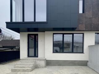 Casă cu 2 niveluri, com. Ciorescu Vă propunem spre vânzare o casă cu .