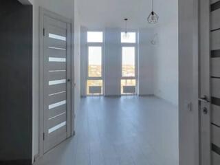 32974. Продам светлую 2-комнатную квартиру с ...