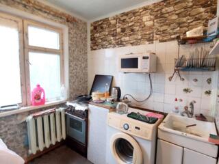 Продается 2-комнатная квартира ул. Ак. Филатова/ Дом мебели