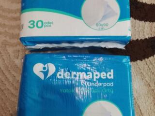 Продаются две упаковки пеленок