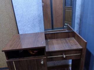 Продам тумбочку