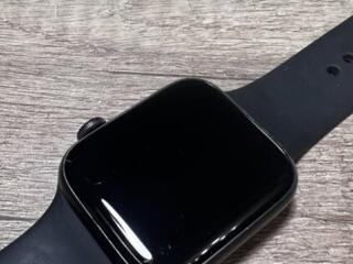 Продам Apple Watch SE