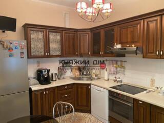 Пропонується в оренду 3-к.кв. по вул. Срібнокільська 3Б, в ...