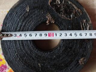 Изолента матерчатая, большие рулоны, один рулон 50 лей. Есть 3 штуки.