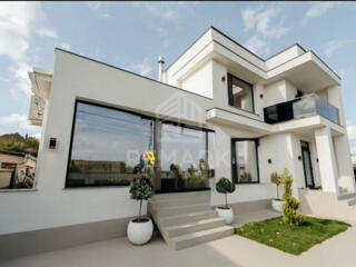 Chirie casă în stil hi-tech, amplasată în apropiere de Parc! ...