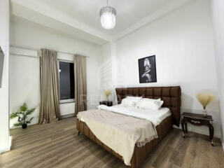 Apartament spațios cu terasă în complexul Oasis! Suprafața totală: ...