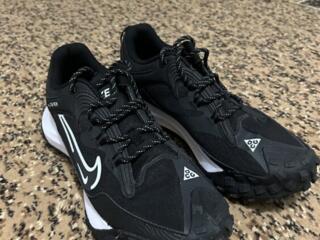 Продам новые кроссовки Nike