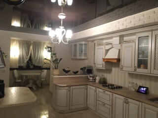 Продам 2-комнатную квартиру с современным ремонтом на Махачкалинской!