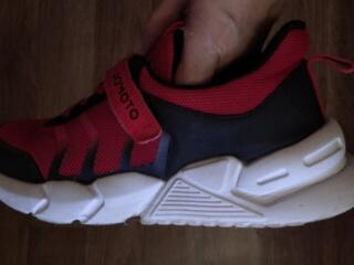 Продам кроссовки