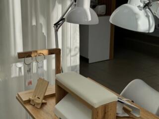 СДАЕТСЯ РАБОЧЕЕ МЕСТО для мастера маникюра и педикюра