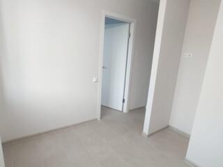 Двухкомнатная в центре, после капитального ремонта 4/5 этаж