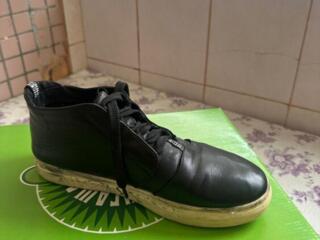 Продам кроссовки 39 размер